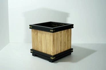 Sade Siyah Ayaksız Kare Saksı